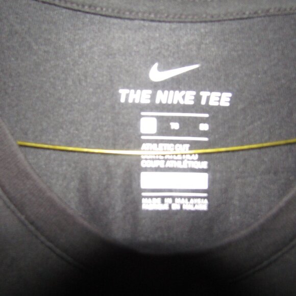 Nike Tee Shirt - XL - Picture 2 of 6